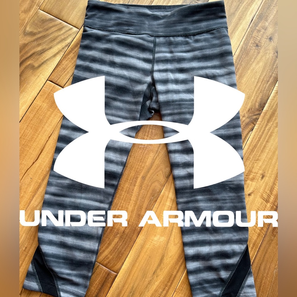 ❤️ 5/25 Under Armour Workout Biking Lifting Crop Capris Pant